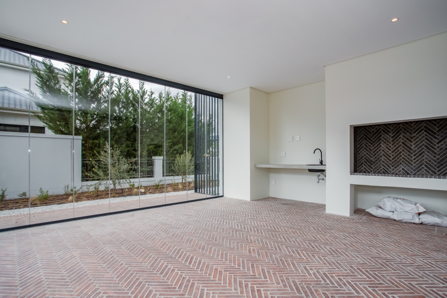 To Let 4 Bedroom Property for Rent in Val De Vie Estate Western Cape